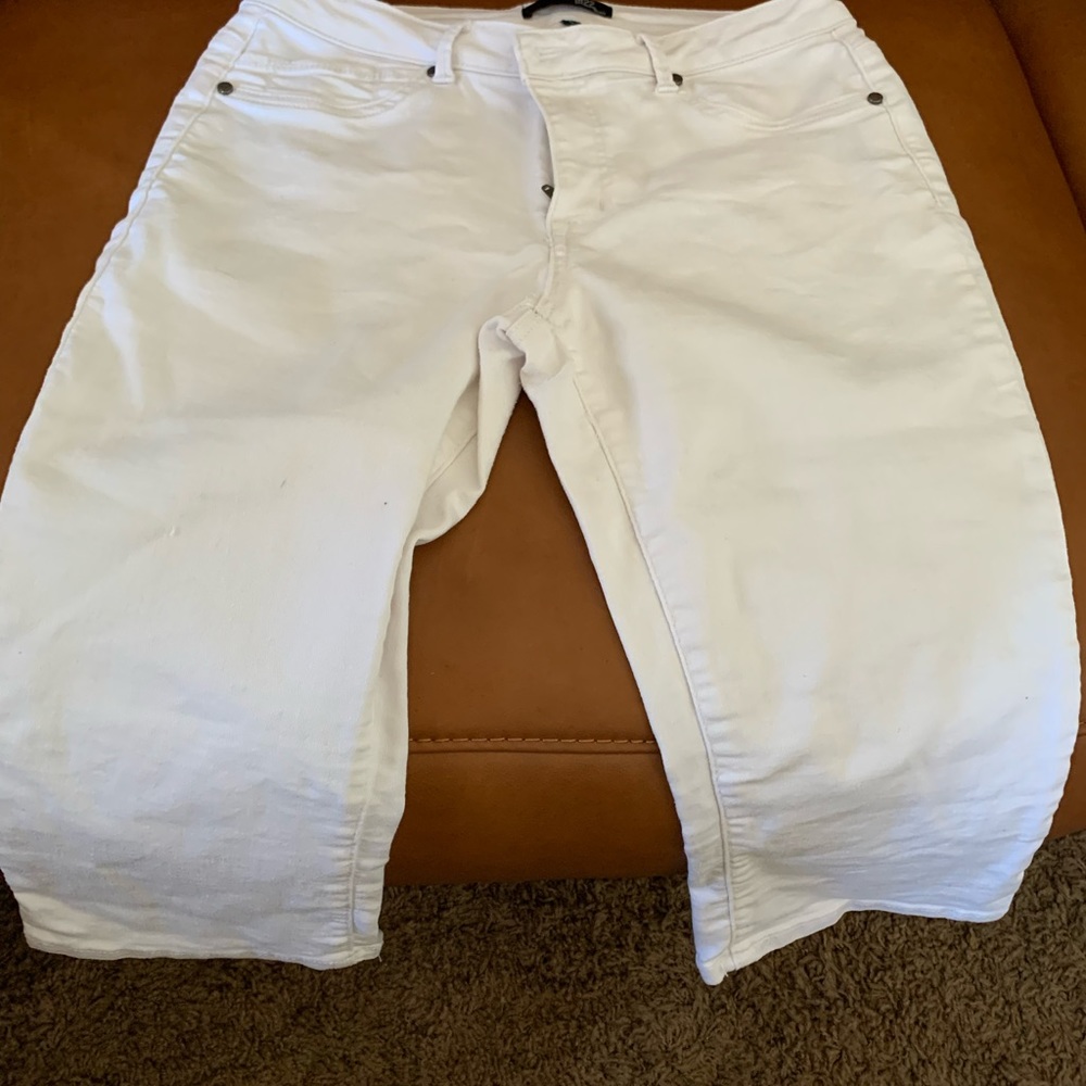 1822 White Crop Pants